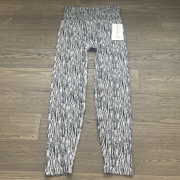 Athleta |  Black & White Flurry Elemental Base Layer Tights Pants Size Medium - Picture 3 of 13
